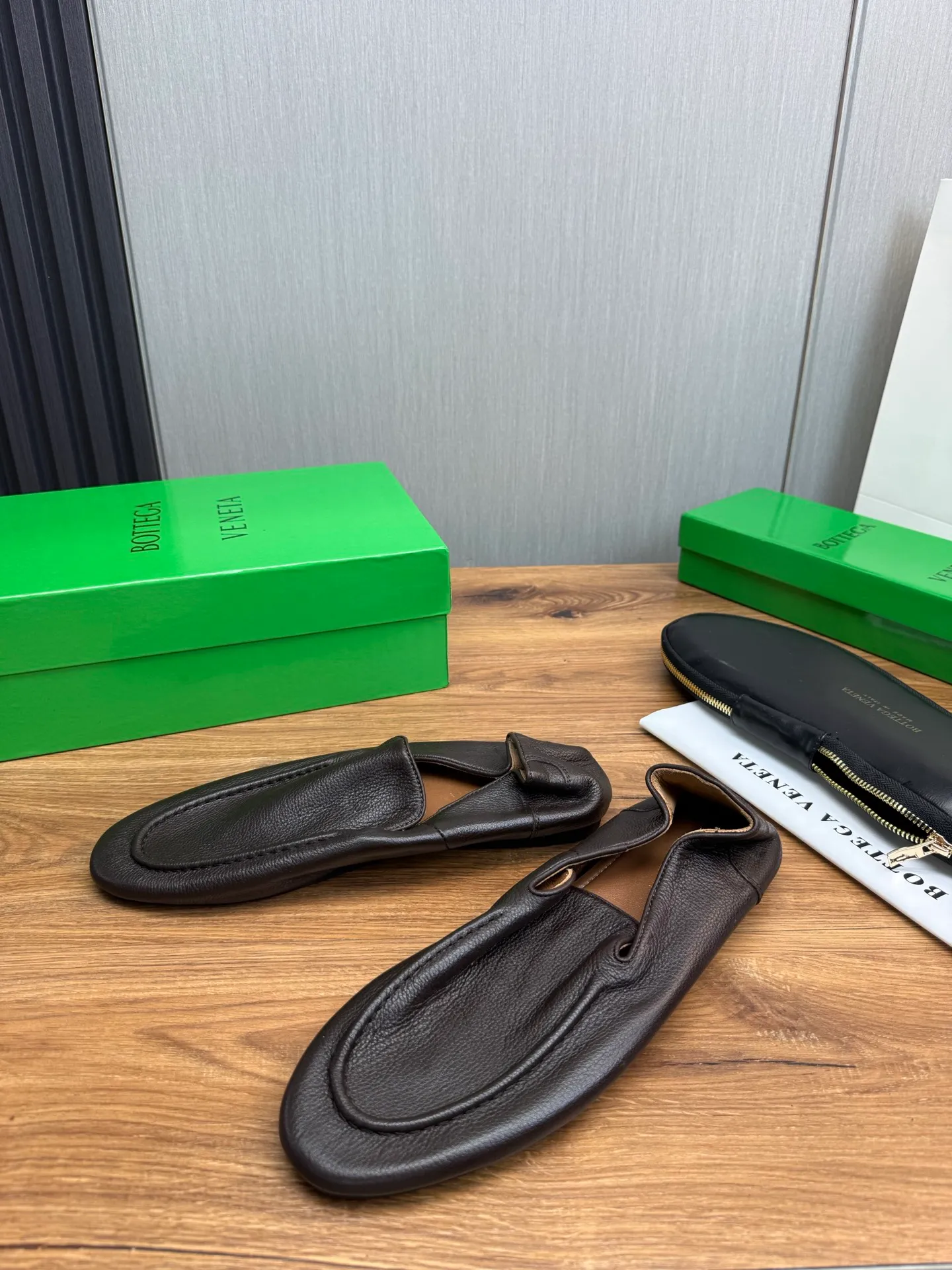 Men's men's shoes💰480💰BV-popular wallet shoes👟Casual, fashionable and comfortable🔗Good travel partner✅Original cowhide + imported cowhide. Original rubber outsole, available all year round👏Size: 38-45 (38.45 custom-made, non-returnable)
